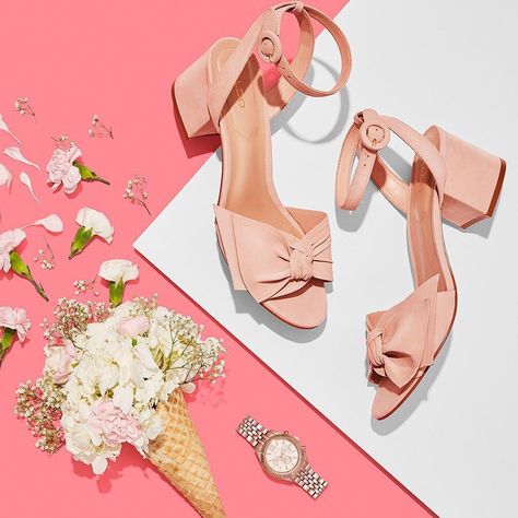 Sandals Background Wallpapers, Flatlay Shoes Photography, Women Shoes Photography, Sandals Photography Ideas, Sandal Photography, Shoes Photography Ideas, Shoes Flatlay, Sandals Photography, Photoshoot Shoes