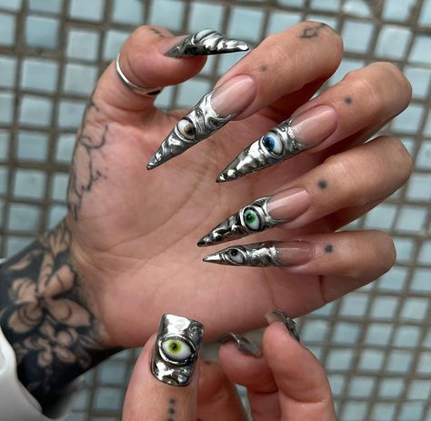 Clear Goth Nails, Scarab Nails, Eye Ball Nails, Eyeball Nail Art, Beetle Nails, Eyeball Nails, Horror Nails, Eye Nail Art, Sharp Nails