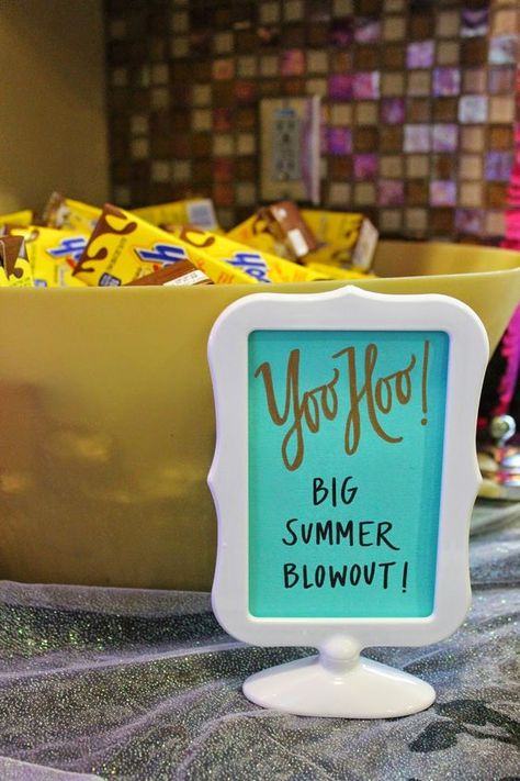 Summer Frozen Party Ideas, Frozen Party Plates, Frozen Food Ideas Party, Yoohoo Big Summer Blowout, Frozen Birthday Party Diy Decorations, Frozen Chalkboard Art Birthdays, Frozen Birthday Party Snacks, Elsa Birthday Party Food, Elsa Summer Birthday Party