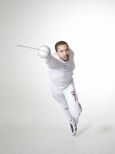 Ben Bratton 2012 World Men's Epee Champion Fencing Photography, Action Pose Reference, Anatomy Poses, Body Reference Poses, Gesture Drawing, Human Poses Reference, Figure Poses, Foto Poses, Poses References