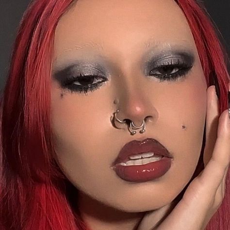 Grunge Makeup Red Hair, Red Alt Makeup Looks, Glossy Grunge Makeup, Makeup With Red Eyeshadow, Red Brows Makeup, Makeup For Bleached Brows, Bleached Brows Red Hair, Makeup With Bleached Brows, Black Eyeshadow Red Lips