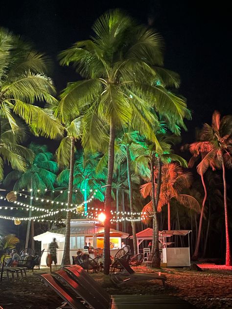 Tropical Night Party Aesthetic, Beach Bar Aesthetic Night Party, Beach Bar At Night, Tropical Night Aesthetic, Island Night Aesthetic, Island Life Aesthetic Tropical, Island Party Aesthetic, Caribbean Party Aesthetic, Beach Party Aesthetic Night