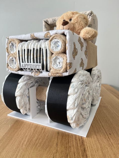 We Can Bearly Wait Theme, Mountain Baby Shower Theme, Diaper Jeep, Jeep Diaper Cake, Jeep Cake, Creative Baby Shower Gifts, Baby Shower Baskets, Baby Shower Theme Decorations, Baby Shower Crafts