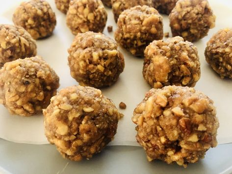 Maple Pecan Balls, Pecan Pie Balls No Bake, No Bake Pecan Pie Balls, Pecan Pie Cake Balls, Pecan Balls 4 Ingredient, Pecan Pie Balls Recipe Simple, Pecan Balls With Powder Sugar, Pecan Cookie Balls, Pecan Pie Balls Bourbon