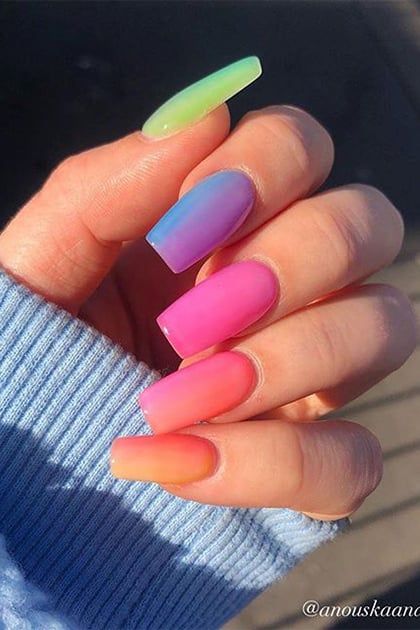 This Modern Gradient Nail Trend Will Have You Running to the Salon Bright Summer Acrylic Nails, Solid Color Nails, Vibrant Nails, Summer Acrylic Nails, Uñas Acrilicas, Gradient Nails, Rainbow Nails, Jennifer Hudson, Bridal Nails