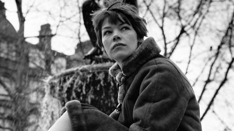 We take a fond look back at Jackson’s early years in the spotlight—her formidable talents intensely vibrant, even in black and white. Odessa Young, Edward Albee, Alison Pill, Glenda Jackson, Walter Matthau, George Segal, Tony Blair, Royal Shakespeare Company, Mothering Sunday