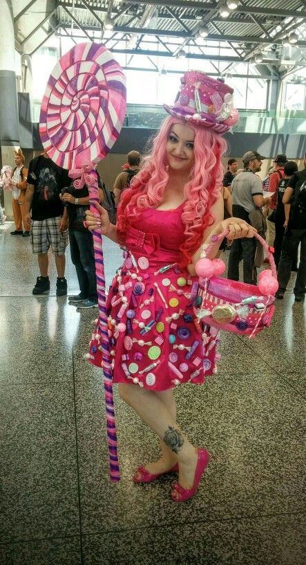 Original costume from Candy Girl! ComicCon Montreal 2015 Womens Candyland Costume, Candy Land Costumes Women Diy, Candy Land Outfit Ideas Women, Candyland Costume Women, Candy Girl Kostüm, Candy Inspired Outfits, Candy Girl Costume, Chocolate Costume, Candyland Costume