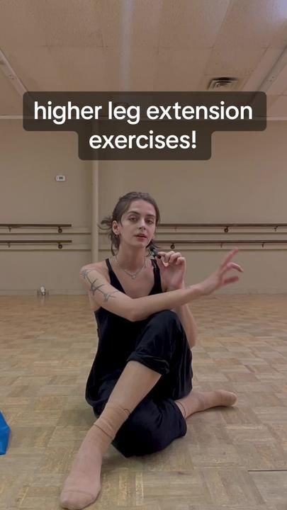 Dancer Stretches Flexibility, Exercise Tiktok, Improve Dance, Dance Hacks, Leg Extensions Workout, Workouts Flexibility, Extension Exercises, Fitness Meal Plan, Ballet Conditioning