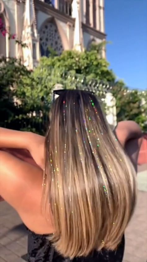 Colored Hair Extensions, Hair Tinsel, Festival Hair, Good Hair Day, Baddie Hairstyles, Cool Hair Color, Great Hair, Hair Dos, Hair Extension