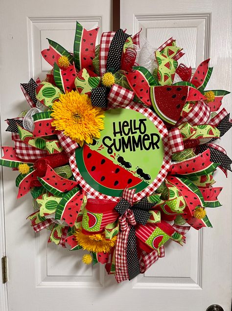 Watermelon Wreath Ideas, Watermelon Wreath, Fruit Wreath, Wreath Ideas, Hello Summer, Mesh Wreaths, Summer Wreath, Door Wreaths, Summer Time