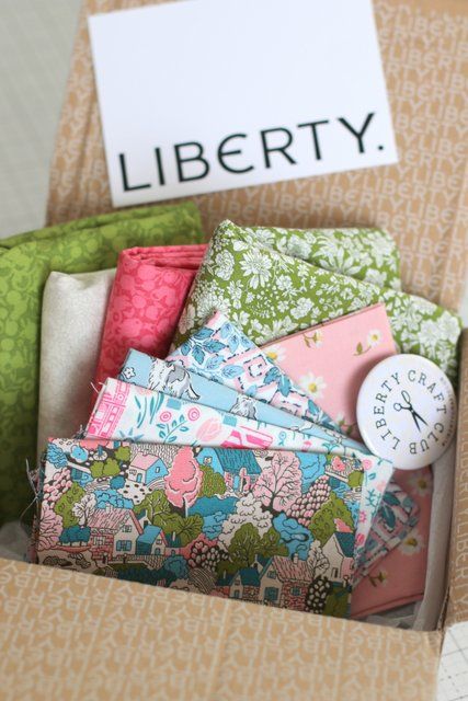 Liberty Of London Quilts, Liberty Fabric Quilt, Liberty Fabric Projects, Liberty Fabric Dress, Liberty Quilt, London Parks, Diary Of A Quilter, Lap Quilt Patterns, Amy Smart