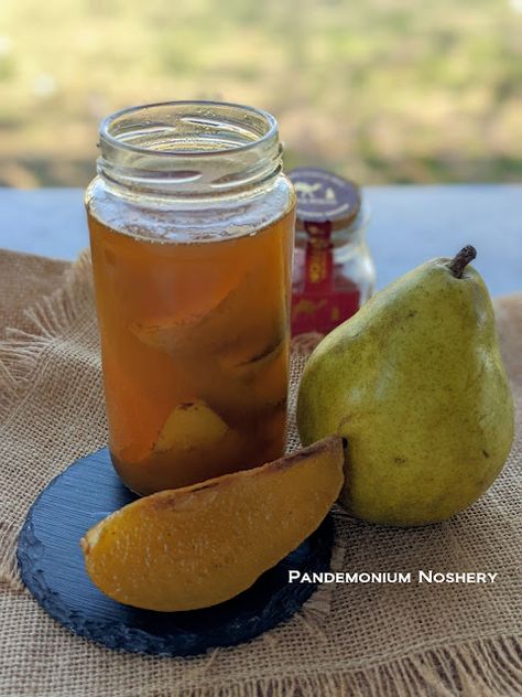 Pickled Pears Recipe, Fermentation Station, Pickled Pears, Pickled Foods, Fermented Pickles, Fermentation Recipes, Pear Recipes, Meals In A Jar, Food Preservation