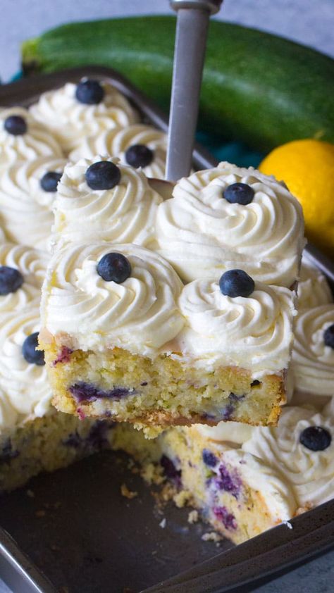 Blueberry Zucchini Cake, Blueberry Zucchini, Dump Cakes, Cake Video, Savory Meals, Fruit Dessert Recipes, Zucchini Cake, Poke Cakes, Coffee Cakes