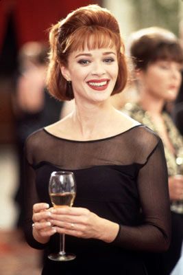 Lauren Holly 90s, Mary Swanson, Lauren Holly, Deputy Sheriff, 90s Outfits, Picket Fences, Short Haircut Styles, Celebrity Pics, 90s Outfit