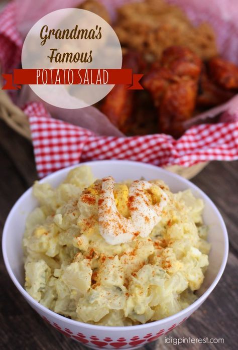 Grandma's Famous Potato Salad. My Grandma’s Potato Salad simply cannot be beat and is the perfect companion to a yummy basket of fried chicken. This is so perfect for summer potlucks and gatherings! Creative Dishes, Amazing Salads, Recipes Sides, Crab Salad Recipe, Spinach Salad Recipes, Macaroni Salad Recipe, Noodle Salad, How To Cook Potatoes, Macaroni Salad