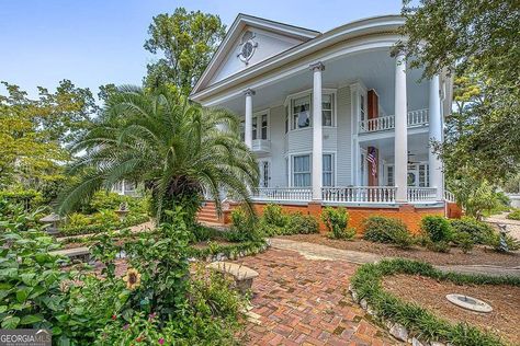 1900 Victorian For Sale in Brunswick, Georgia - OldHouses.com Southern Victorian Homes, Whole House Water Filtration System, Brunswick Georgia, Double Pocket Doors, Dining Room Library, Open Foyer, Tile Steps, Library Living Room, Heart Pine Flooring