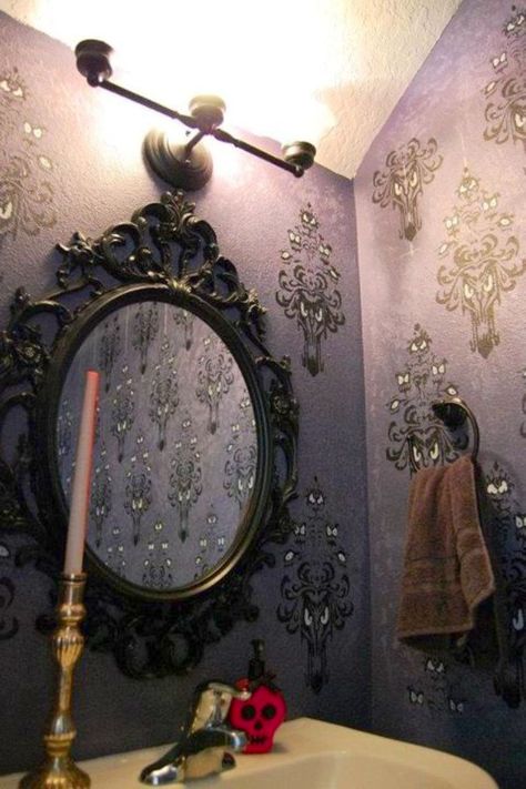 I want this HAUNTED MANSION bathroom Haunted Mansion Bathroom, Mansion Bathroom, Haunted Mansion Decor, Disney Bathroom, Casa Disney, Mansion Rooms, Home Decor Catalogs, Disney Rooms, Disney Haunted Mansion