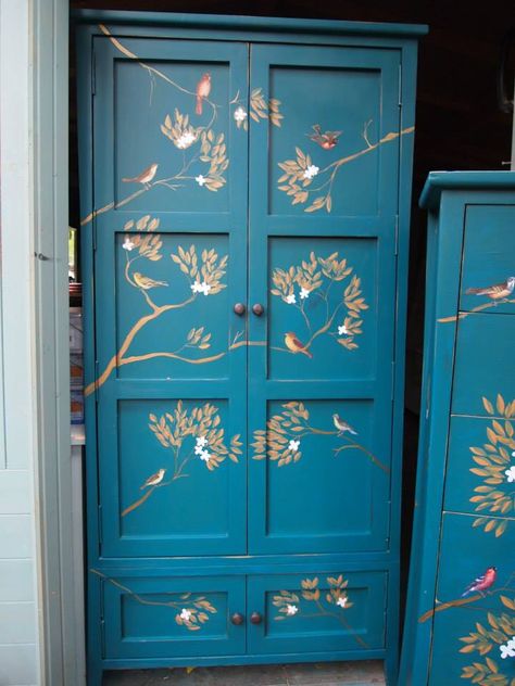 Vintage wardrobe painted in teal, distressed and the decorated in birds and gold leaves using the decoupage technique. Upcycle Wardrobe Ideas, Wardrobe Painting Ideas, Wardrobe Painting Ideas Diy, Vintage Wardrobe Makeover, Upcycled Wardrobe Ideas, Teal Wardrobe, Wardrobe Painting, Wardrobe Painted, Cupboard Makeover