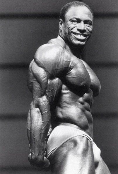 The legendary Lee Haney Lee Haney, Arnold Schwarzenegger Bodybuilding, Best Bodybuilder, Schwarzenegger Bodybuilding, Muscular Development, Bodybuilding Pictures, Best Workout Plan, Ronnie Coleman, Bodybuilding Workout Plan