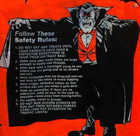 Vintage Trick or Treat Bag! Trick Or Treat Character, Halloween Poster Vintage, Vintage Trick Or Treat Bags, 50s Halloween, Halloween Nostalgia, Halloween Safety Tips, 1950s Halloween, Halloween Safety, Trick R Treat