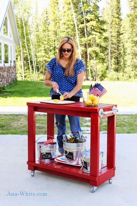 Garden Diy Furniture, Diy Bar Cart, Rolling Bar Cart, Gold Bar Cart, Bar Cart Styling, Buffet Design, Diy Drinks, Trendy Bar, Cart Decor