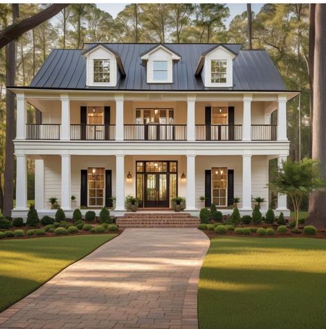 Colonial Style Mansion, New Orleans Home Exterior, House With Arches, Southern Colonial Homes, Colonial House Interior Design, Old Colonial Homes, Colonial Modern, Colonial House Interior, Country Home Exterior