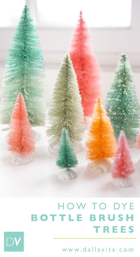 Retro Christmas Decorations, Christmas Displays, Bottle Brush Christmas Trees, Brush Trees, Pink Christmas Decorations, Home Garden Design, Navidad Diy, Green Bottle, Bottle Brush Trees