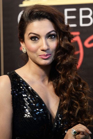 Gauhar Khan at IIFA Awards 2012 Hairstyles Ladies, Gauhar Khan, Gorgeous Hairstyles, Prom Hairstyles, Long Hairstyles, Big Hair, Bollywood Fashion, Perfect Hair, Prom Hair