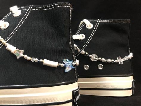 Shoe Bead Chain, Shoe Beads Chain, Angel Beads, Shoe Accessories Diy, Diy Converse, Shoe Chain, Chains Aesthetic, Cross Shoes, Chain Butterfly