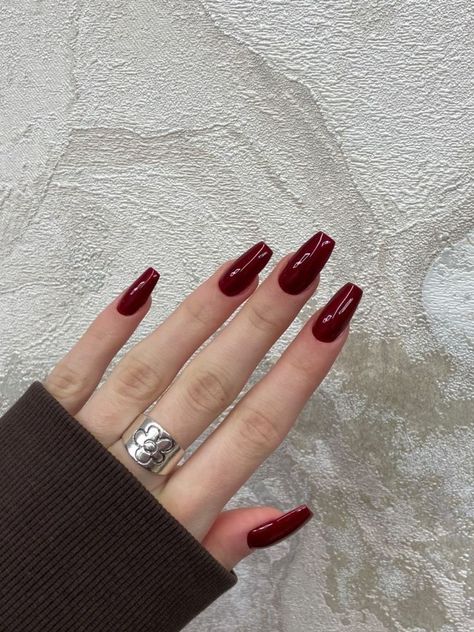 Deep Red Nails, Kutek Disney, Wine Nails, Red Acrylic Nails, Cherry Nails, Nagel Tips, Smink Inspiration, Casual Nails, Simple Acrylic Nails