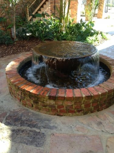 Diy Brick Fountain, Brick Water Feature, Fountain Ideas Minecraft, Wedding Cake Fountain, Sugar Kettle Fountain, Brick Fountain, Front Yard Fountain, Minecraft Fountain, Fountain Wedding