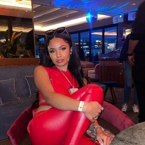 Brooke Valentine, Queen Wallpapers, Influencer City, Brooklyn Queen, Queens Wallpaper, Female Rappers, Friends With Benefits, Dance Music, Rappers