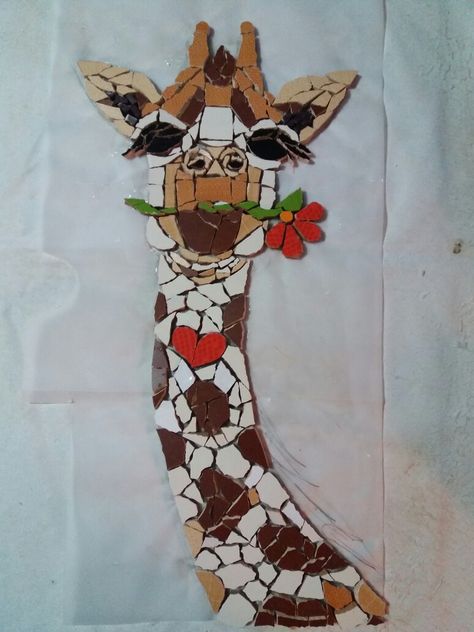 Mosaic Giraffe, Diy Mosaics, Making Mosaics, Mosaic Tutorial, Animal Mosaic, Mosaic Tiles Crafts, Mosaic Art Diy, Mosaic Animals, Mosaic Garden Art