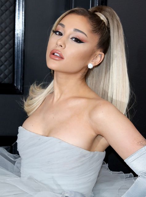 Mode Zendaya, Ariana Grande Images, Celebrity Plastic Surgery, Ariana Grande Photoshoot, Ariana Grande Photos, Jung Kook, Agra, Lady Gaga, Billie Eilish