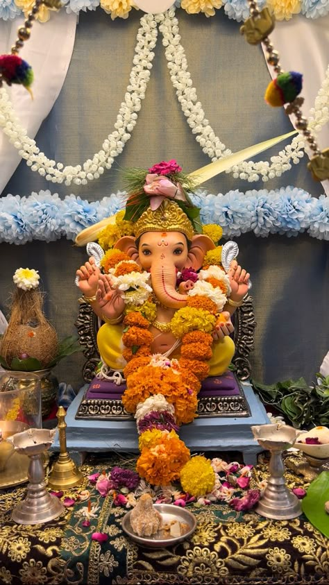 Ganesh Ji Instagram Story, Ganesha Story Instagram, Ganesh Chaturthi Snapchat Stories, Ganpati Bappa Home Decoration, Bappa Wallpaper Aesthetic, Ganpati Bappa At Home, Ganpati Bappa Wallpapers Aesthetic, Ganpati Bappa Snap, Ganesh Wallpaper Aesthetic