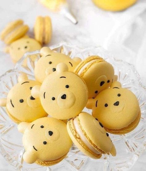 Vintage Winnie The Pooh Gender Reveal Ideas, Winnie Pooh Baby Shower Cake, Winnie The Pooh Baby Shower Cupcakes, Winnie The Pooh Macarons, Winnie The Pooh Baby Shower Desserts, Winnie The Pooh Desserts, Winnie The Pooh Themed Food, Vintage Winnie The Pooh Shower Ideas, Winnie The Pooh Cake