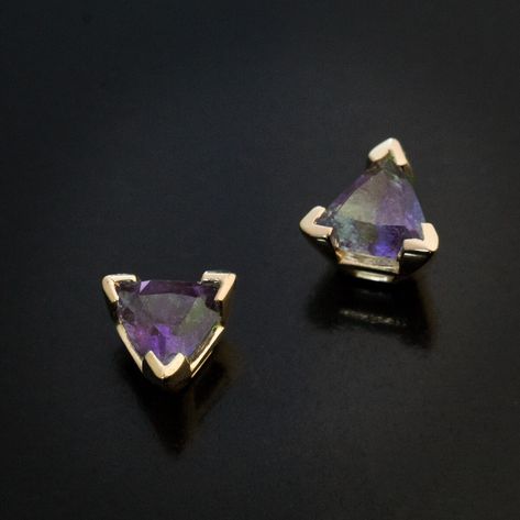 Very Rare Russian Alexandrite Gold Stud Earrings - Antique Jewelry | Vintage Rings | Faberge Eggs Alexandrite Jewelry Earrings, Gem Stone Earrings Studs, Russian Alexandrite, Alexandrite Earrings, Alexandrite Necklace, Alexandrite Jewelry, Polished Casual, Gold Mangalsutra, Mangalsutra Designs