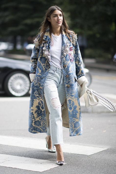 The 1 Piece That Will Keep Your Wardrobe on Trend All Season Fall Fashion Coats, Milan Fashion Week Street Style, Moda Denim, Mode Kimono, Looks Street Style, Denim Trends, Fashion Weeks, Girl Coat, Inspired Outfits