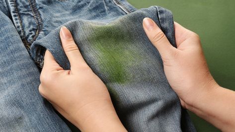 Remove Grass Stains With This Common Kitchen Ingredient - House Digest How To Remove Grass, Remove Grass Stains, Homestead Skills, Grass Stains, Laundry Stains, Laundry Cleaning, Cleaning Stuff, Cleaning Techniques, Lipstick Stain