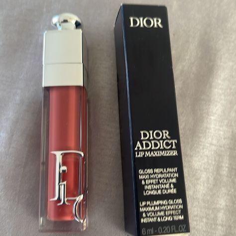 Dior Addict Lip Maximizer Gloss. Dior Gloss, Labial Dior, Gloss Dior, Lip Maximizer, Dior Addict Lip Maximizer, Dior Lipgloss, 90s Makeup Look, Makeup Dior, Glow Balm