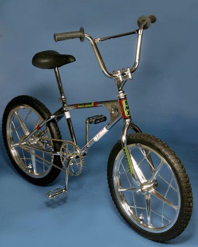 1979 Mongoose Motomag Unlike factory stock this bike has no reflectors, and is all chrome including the mags... Enjoy the moto mag era... Mongoose Bike, Mongoose Bmx, Bmx Cycles, Chrome Bmx Bike, Gt Bmx, Bmx Cruiser, Best Bmx, Gt Bmx Old School, 80s Bmx Bikes Old School