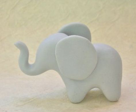 Elephant Pinch Pot, Elephant Ceramics Ideas, Clay Elephant Easy, Elephant Sculpture Clay, Ceramic Elephant Sculpture, Easy Ceramic Sculpture Ideas, Clay Elephant Diy, Sculpture Art Clay Easy, Elephant Clay Art