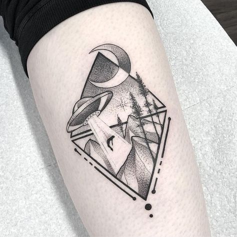 Vintage Spaceship, Spaceship Tattoo, Abducted By Aliens, Blackwork Tattoos, Dot Tattoos, Work Tattoo, Alien Tattoo, Line Work Tattoo, Dot Work Tattoo