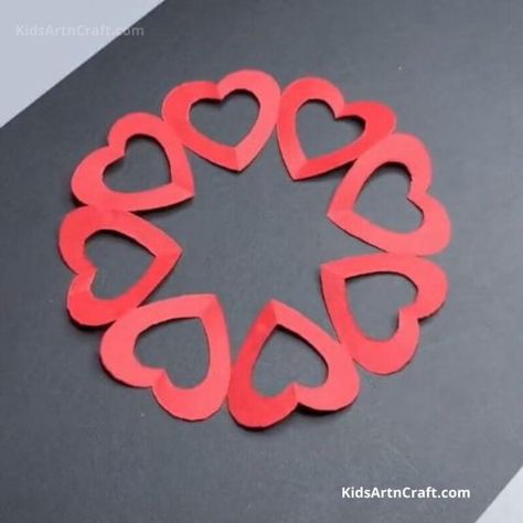 How to cut a circle of paper hearts - Step by Step Instructions - Kids Art & Craft Line Of Symmetry, Valentine Card Crafts, Chain Of Hearts, Rolled Paper Art, Paper Art Projects, Heart Shaped Cookies, Valentine Activities, Handmade Christmas Crafts, Paper Chains