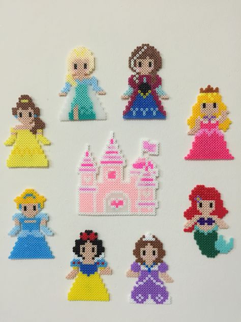 Castle Cross Stitch, Hama Beads Disney, Art Perle, Hama Beads Design, Perler Bead Designs, Perler Bead Templates, Perler Crafts, Diy Perler Bead Crafts, Hama Beads Patterns