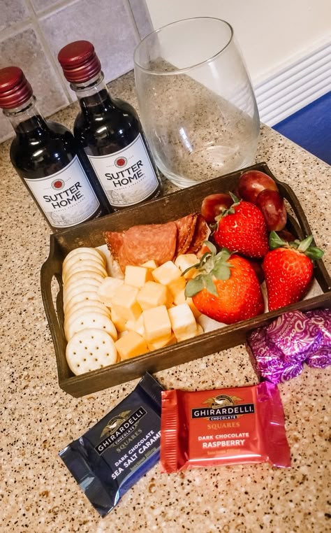 Date Night Snack Tray, Charcuterie Board Personal, Drink Tray Ideas, Dollar Tree Appetizers Party Ideas, Wine Night Charcuterie Board, Snack Tray For Guests, Diy Party Tray, Personal Charcuterie Boards, Dollar Tree Snack Ideas