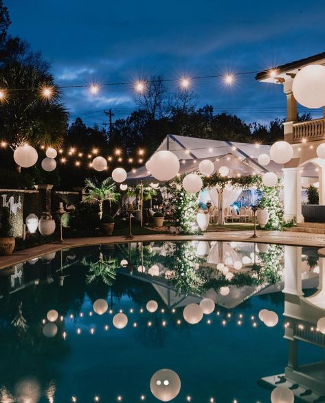 Champagne Wedding Themes, Pool Wedding, Champagne Wedding, Rehearsal Dinners, Engagement Party, Wedding Decorations, Patio, Black And White