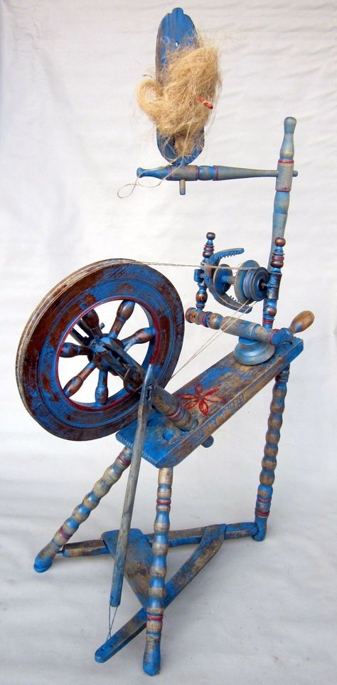 Lithuania 1899-nice little wheel Spinning Wheel For Sale, Spinning Wool, Spinning Wheels, Drop Spindle, Wheels For Sale, Spinning Yarn, Spinning Fiber, Weaving Textiles, Modern History