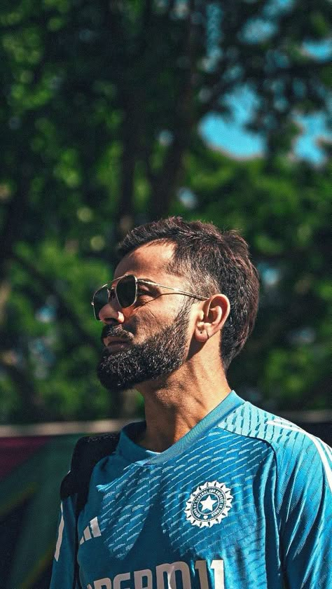 Cricket Practice, Virat Kohli Portrait, Virat Kohli Portrait Photography, Happy Birthday Icons, Virat Kohli And Anushka, Crickets Funny, Funny Naruto Memes, Virat And Anushka, Fb Profile Photo