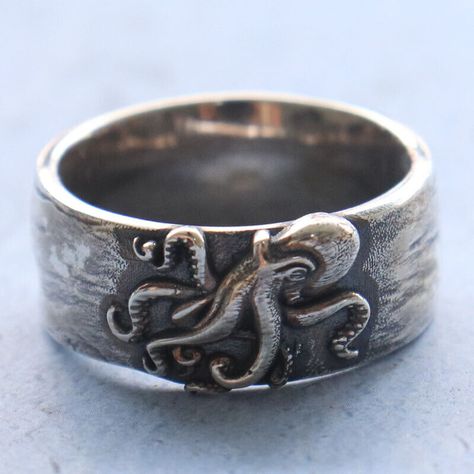 Weird Rings Unique, Pirate Rings, Tentacle Ring, Pirate Vibes, Pirate Ideas, Tentacles Ring, Pirate Ring, Wedding Band Rings, Eye Problems